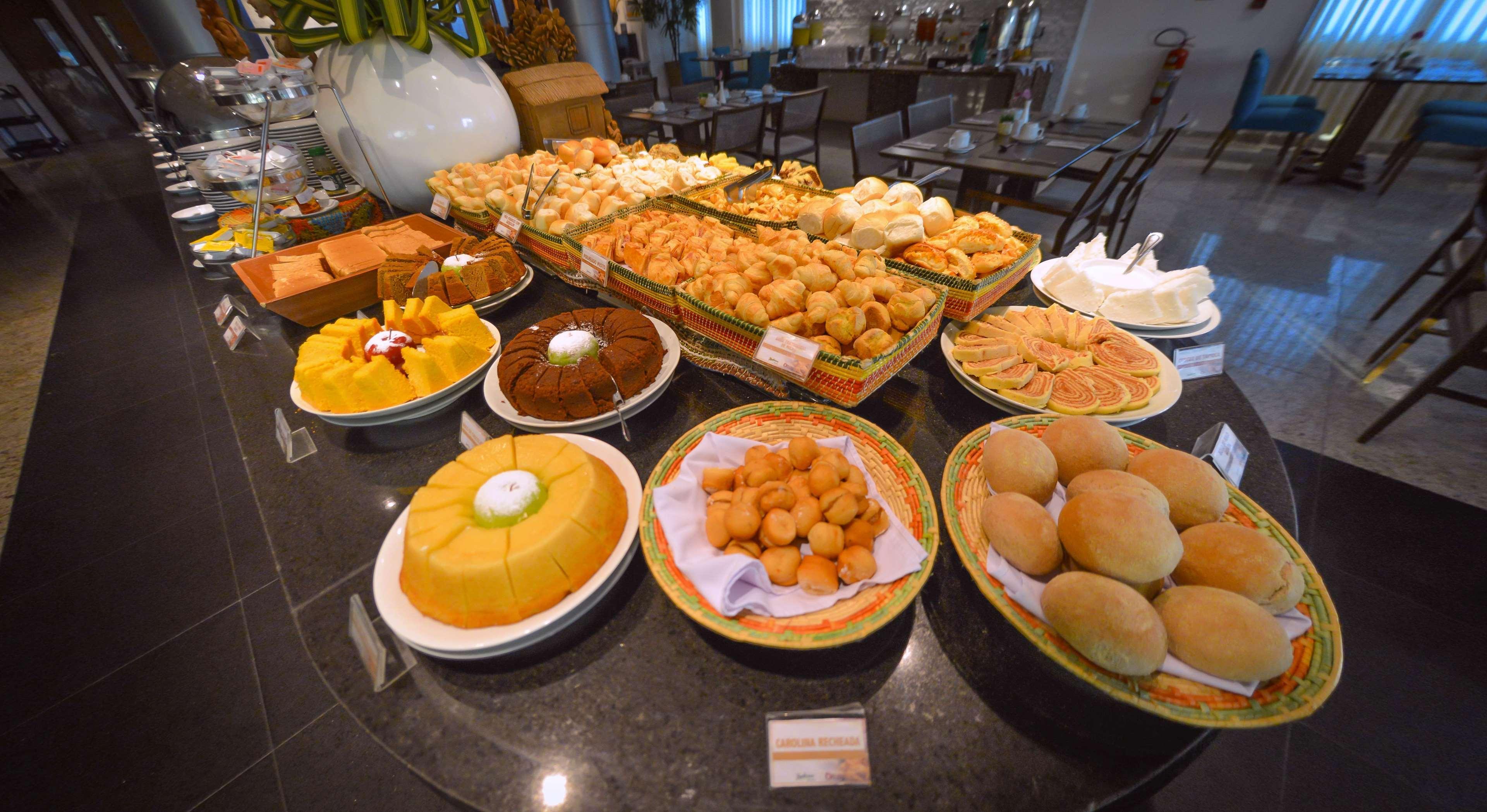 Best Western Premier Maceio Zewnętrze zdjęcie A selection of puddings and cakes